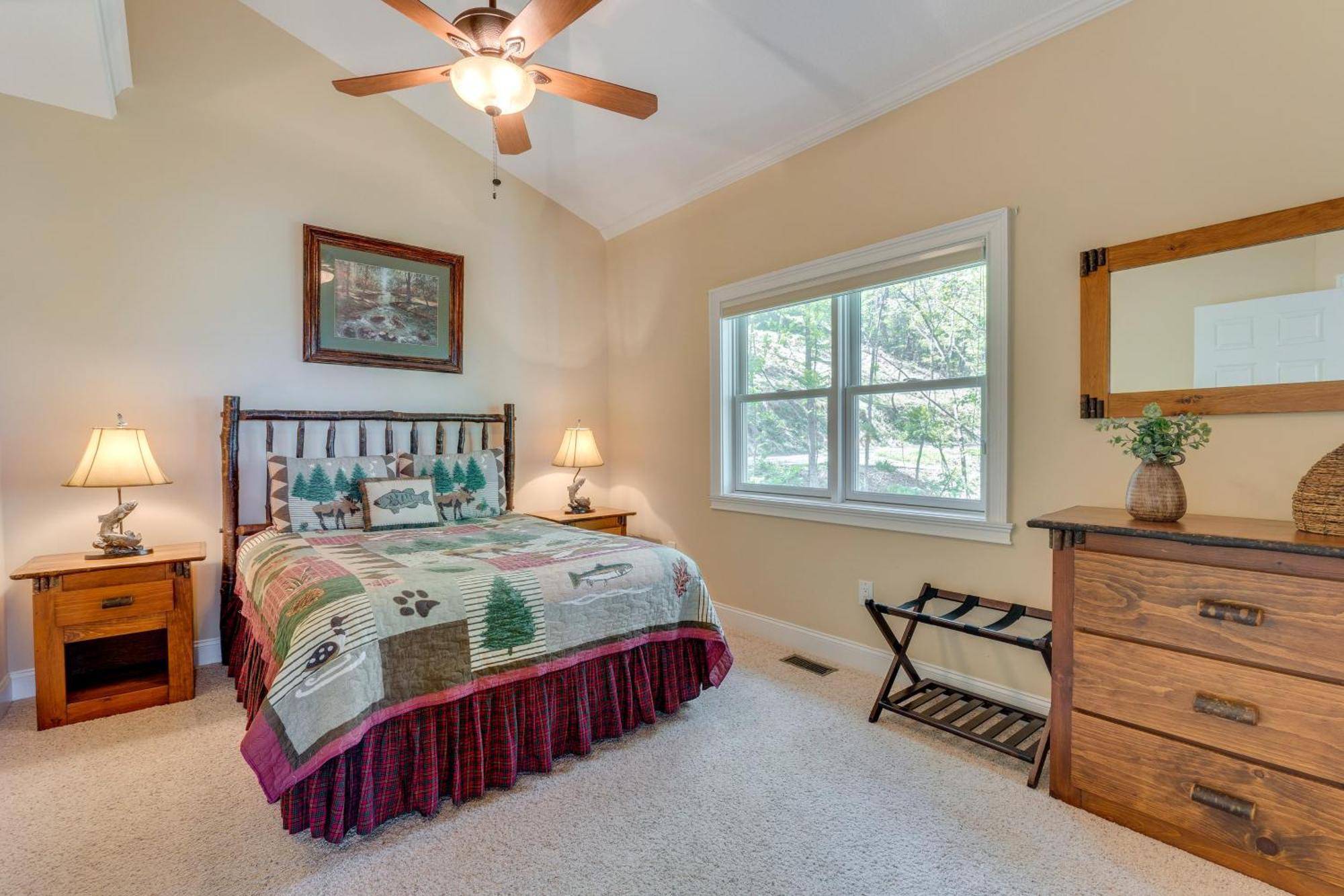 Lake-View Condo With Covered Deck In Hiawassee! Eksteriør bilde